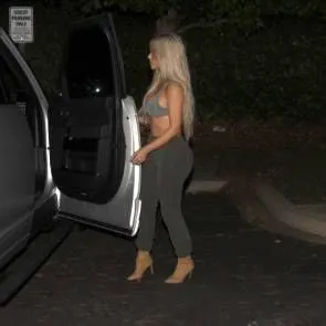 05 كيم كارداشيان مثير