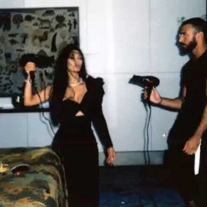 08-Kim-Kardashian-Sexy-Vogue-Mexico-Phân thân sâu