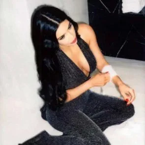 09-Kim-Kardashian-Sexy-Vogue-Mexico-Phân thân sâu