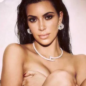 03-Kim-Kardashian-Sexy-Vogue-Mexico-Deep-Cleavage