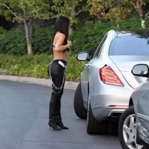 06-Kim-Kardashian-Sexy-Top-Rhinestones