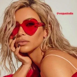 15-Kim-Kardashian-Topless