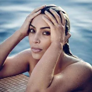 06-Kim-Kardashian-Topless