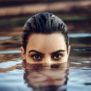 02-Kim-Kardashian-Topless