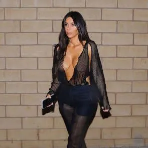 07-Kim-Kardashian-See-Throu