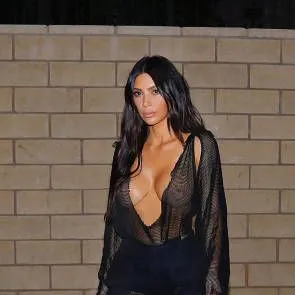 04-Kim-Kardashian-See-Throu
