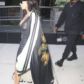 コンサート後のキム・カーダシアンとカニエ・ウェスト