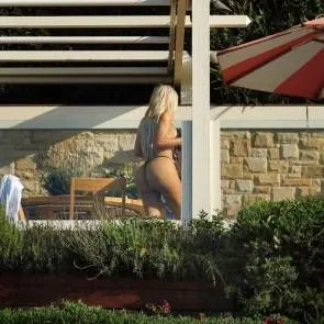 16-Kim-Kardashian-Sexy-Đen-Bikini