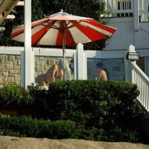 05-Kim-Kardashian-Sexy-Đen-Bikini