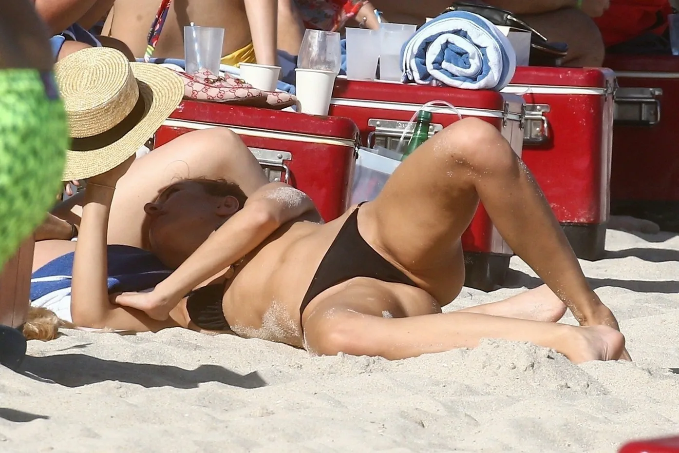 Kimberley Garner Spread her legs