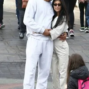 09-Kourtney-Kardashian-See-Through