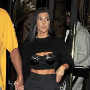 04-Kourtney-Kardashian-See-Through