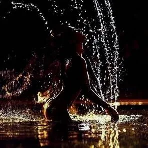 07-kourtney-kardashian-nu