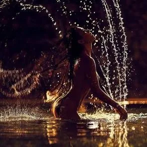 08-Kourtney-Kardashian-Nue