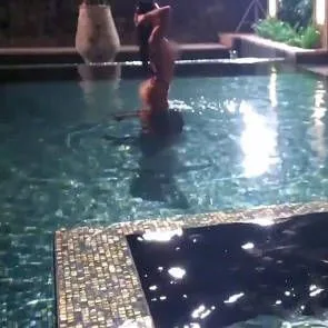 12-Kourtney-Kardashian-Nue