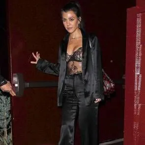 kourtney kardashian sexy strój