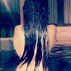 nude_back_Kourtney_Kardashian