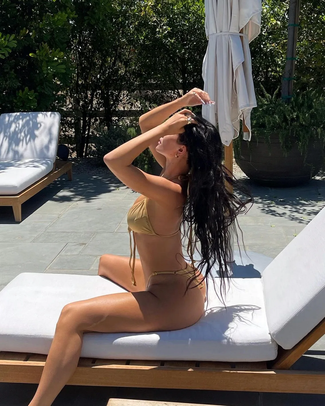 Kylie Jenner Bikini Good (5 IMI)
