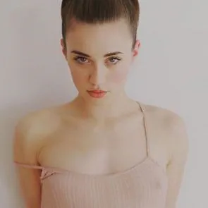 18-Laura-Kokinova-vuotanut-alaston-kasvot