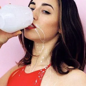 24-Laura-Kokinova-vuotanut-alaston-kasvot