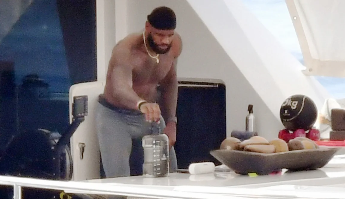 Lebron James paparazzi