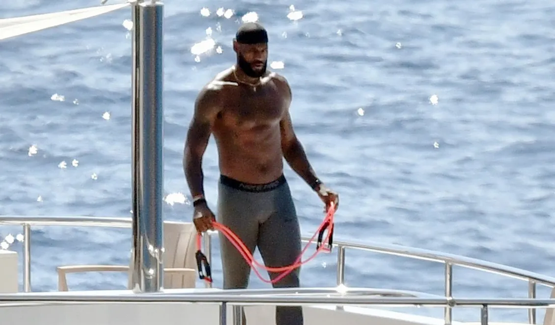 Lebron James bulge