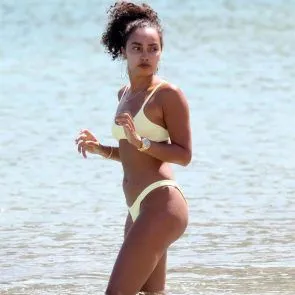 Leigh-Anne Pinnock sexy în bikini