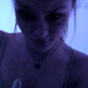 4-லைட்டன்-மீஸ்டர்-நிர்வாண-கசிந்தது