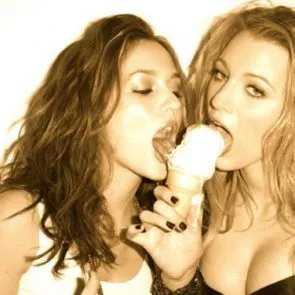 18-லைட்டன்-மீஸ்டர்-நிர்வாண-கசிந்தது