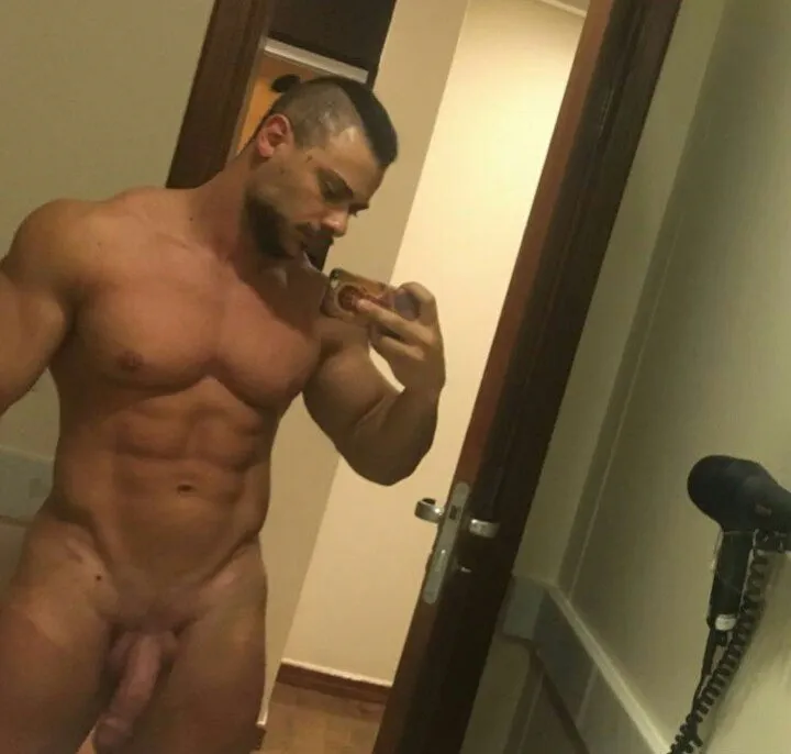 బ్రెజిలియన్ రోపర్ లియో కాండ్రీ ఫిమోస్