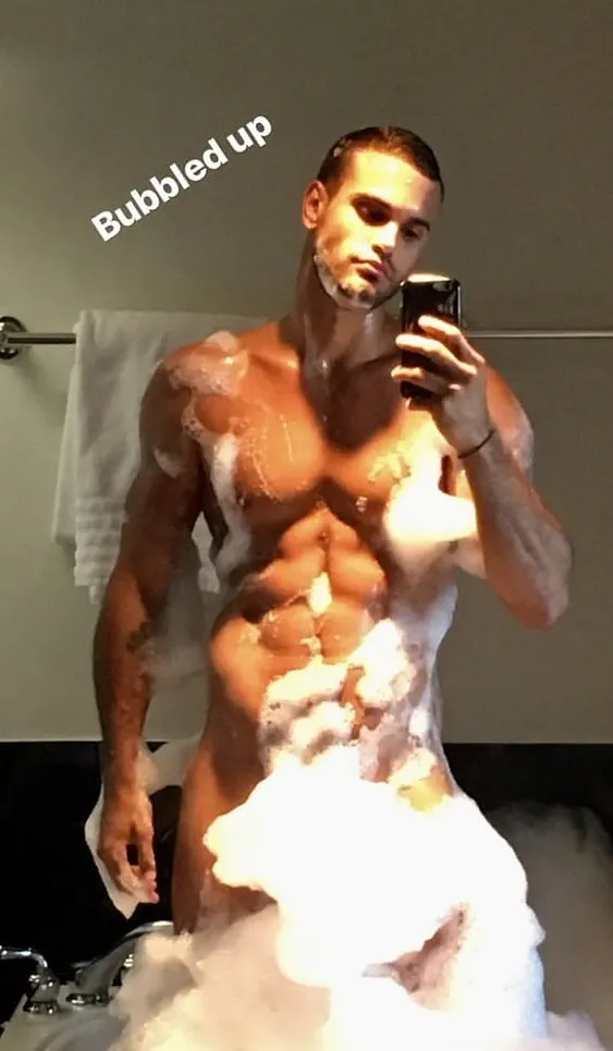 Leonardo Corredor Nude