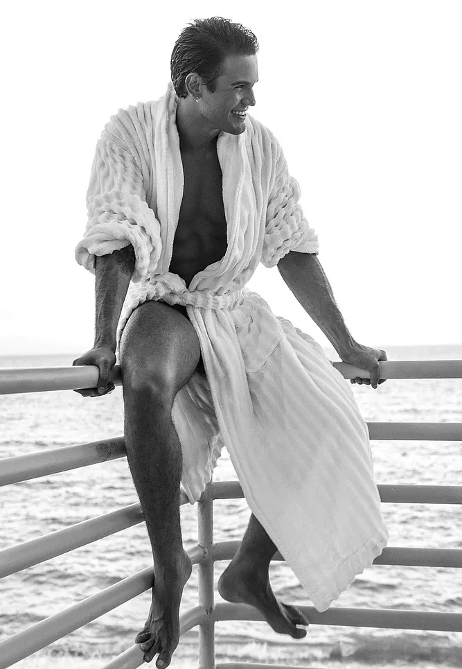 Leonardo Corredor Nude