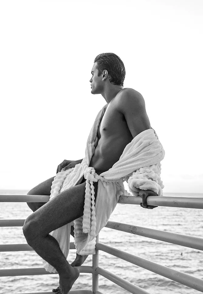 Leonardo Corredor Nude