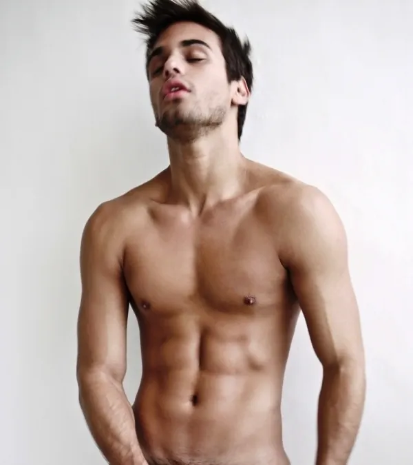 Leonardo Corredor Nude