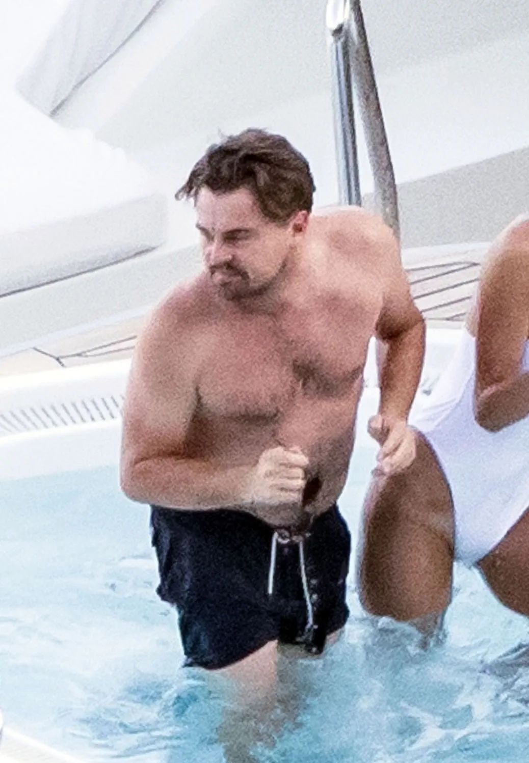Leonardo DiCaprio nude