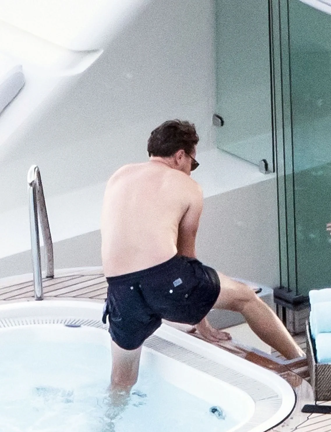 Leonardo DiCaprio nude