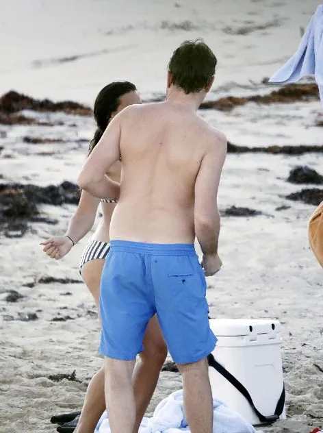 Leonardo DiCaprio dick flashing