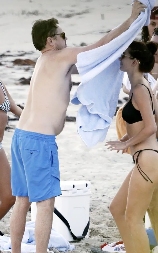 Leonardo DiCaprio beach photos
