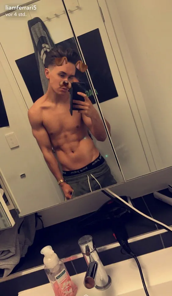Liam Ferrari Nude