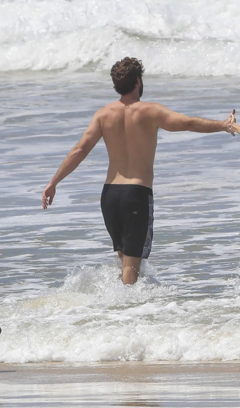 Liam Hemsworth ass