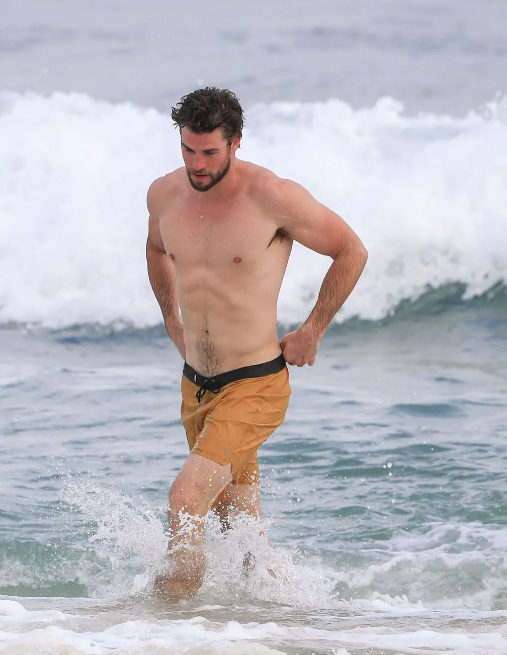 liam hemsworth naked