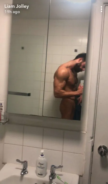 Liam Jolley nude