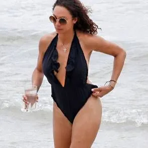 06-லில்லி-போரிஸ்-பெக்கர்-டாப்லெஸ்-டிட்ஸ்-செக்ஸி