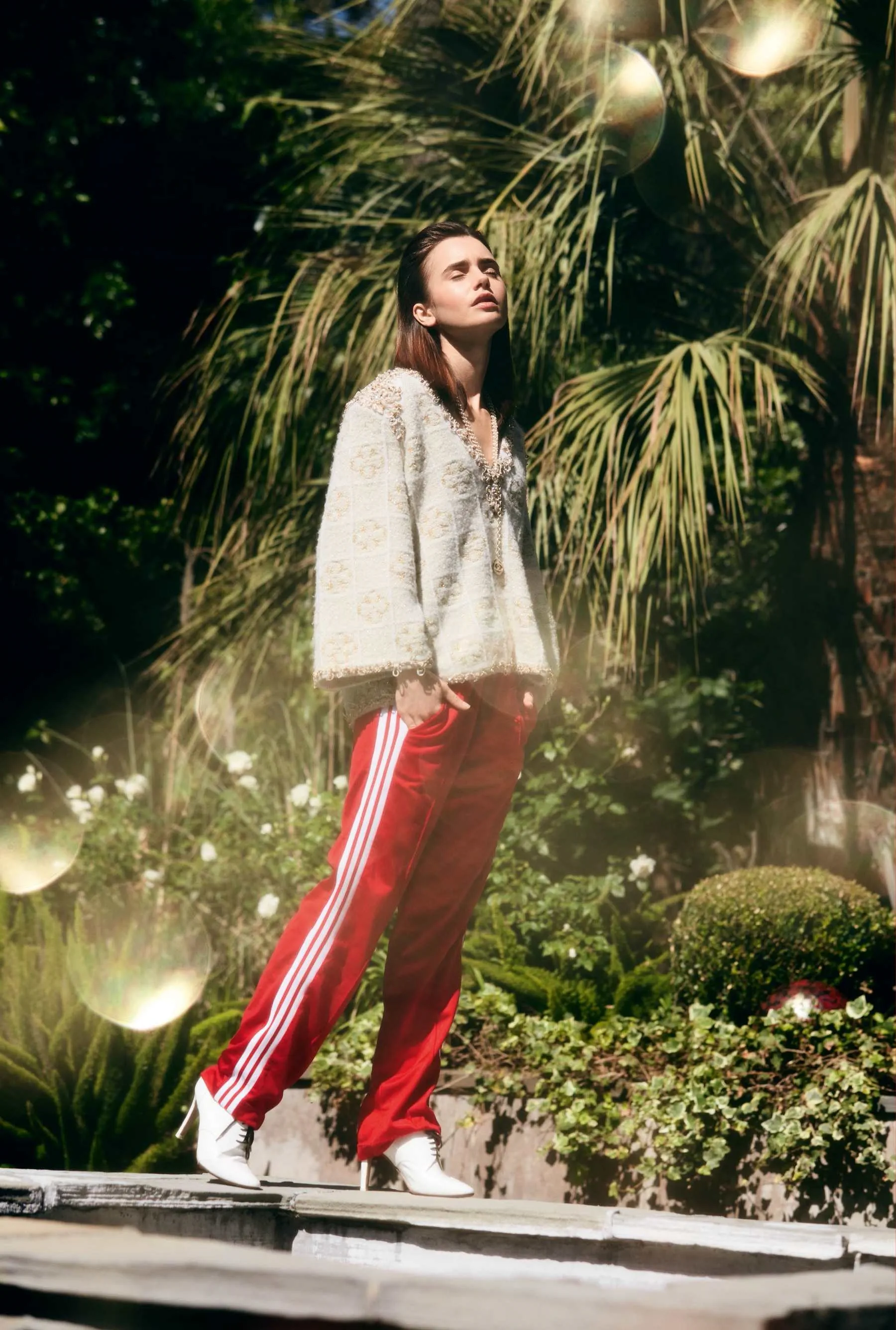 Cameră VR (6 jaluzele) Lily Collins (6 FO