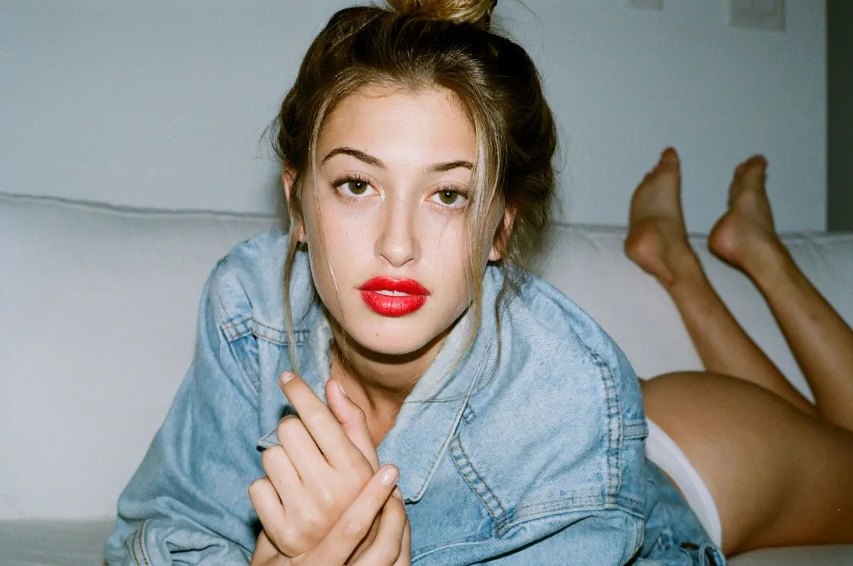 Lindsey-Kevitch-Sexy-1