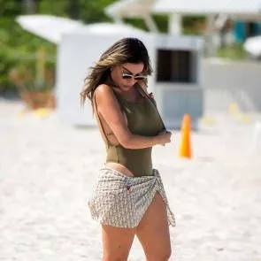 13-Liziane-Gutierrez-Sexy-Bikini