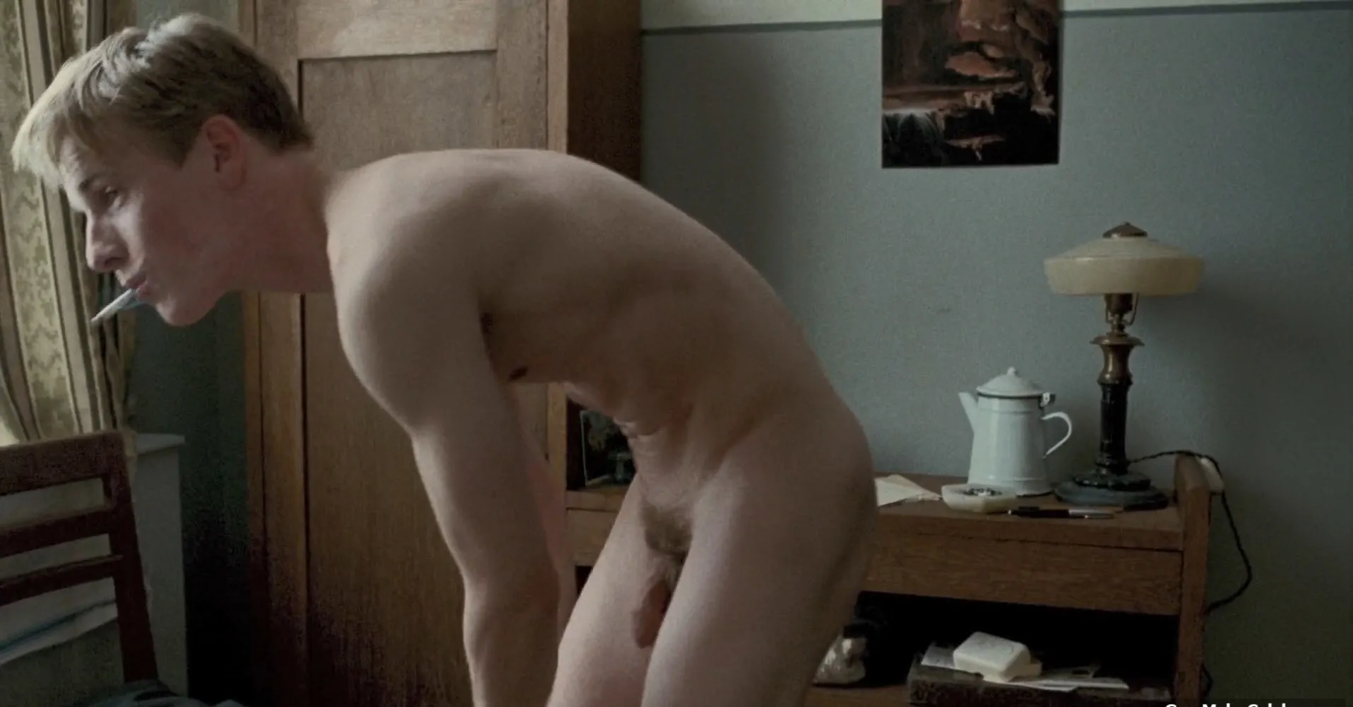 Louis Hofmann nude