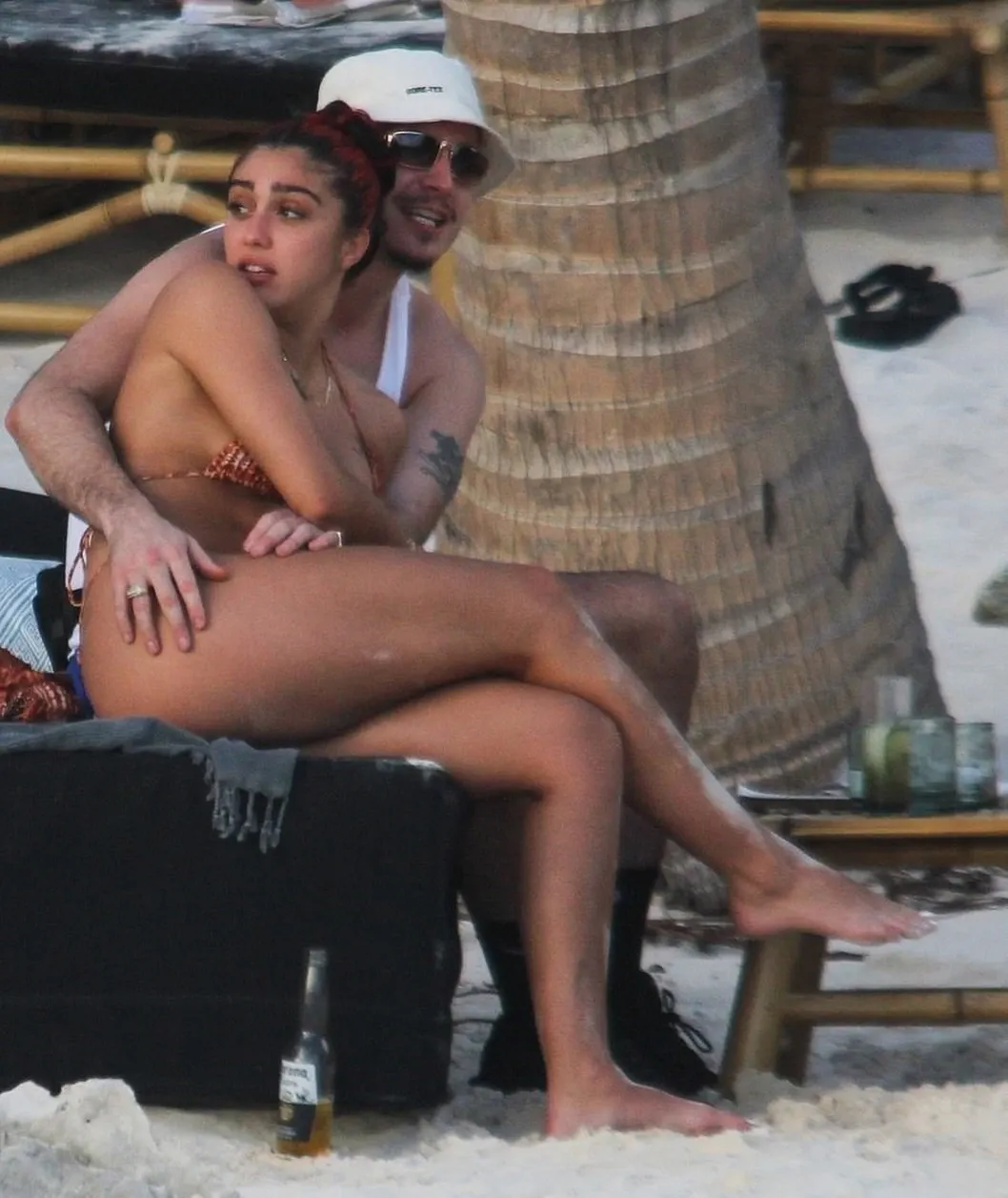 Lourdes Leon Barefoot