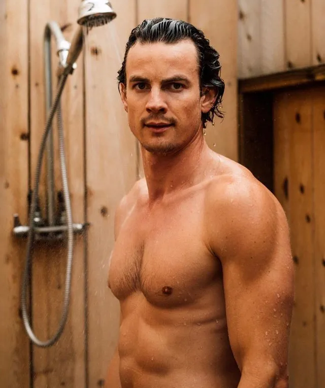 Pažvelkite į nuogas ir seksualius vadovus