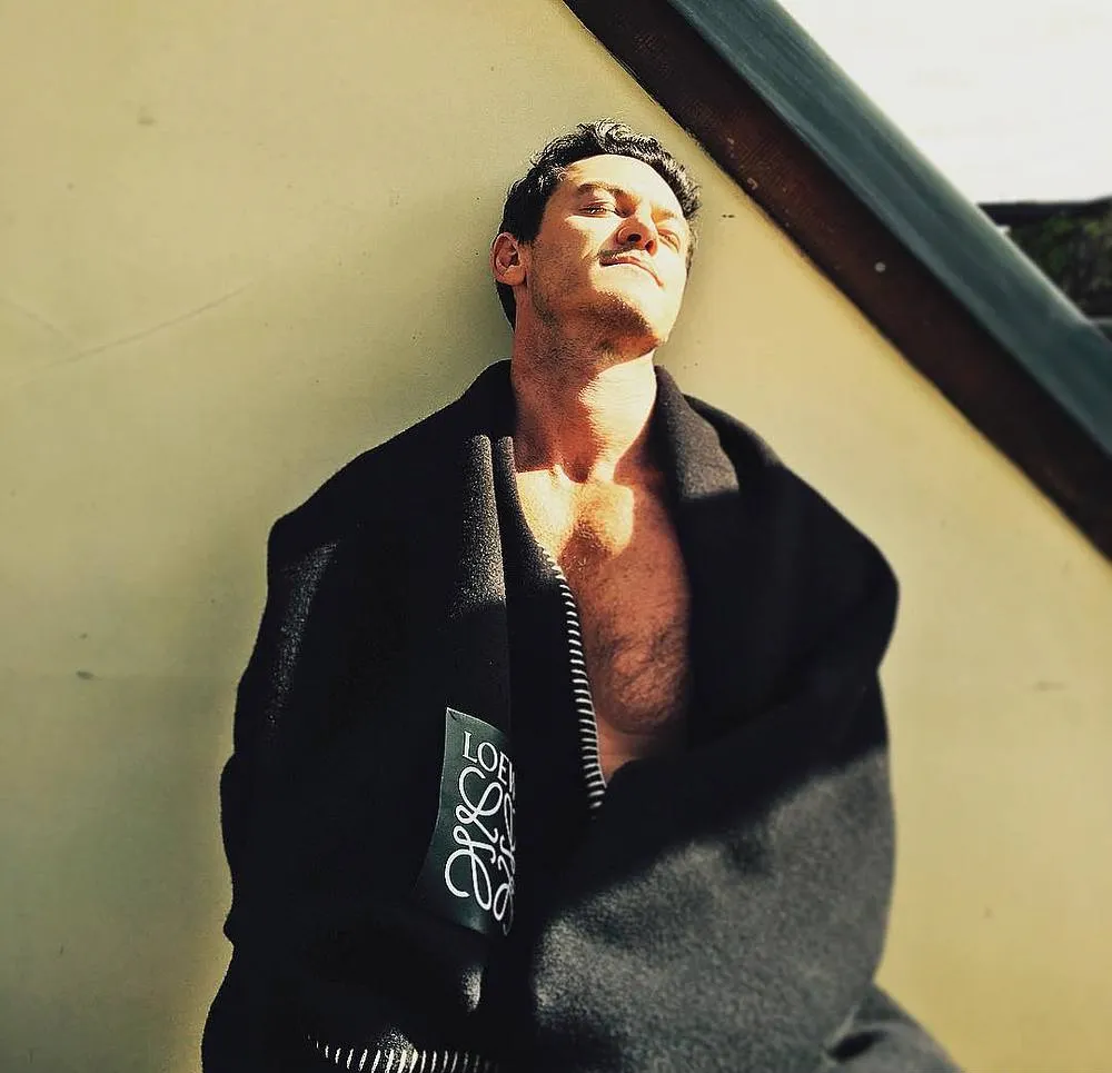 Luke Evans Nude